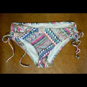 xhilaration medium swimsuit bottom